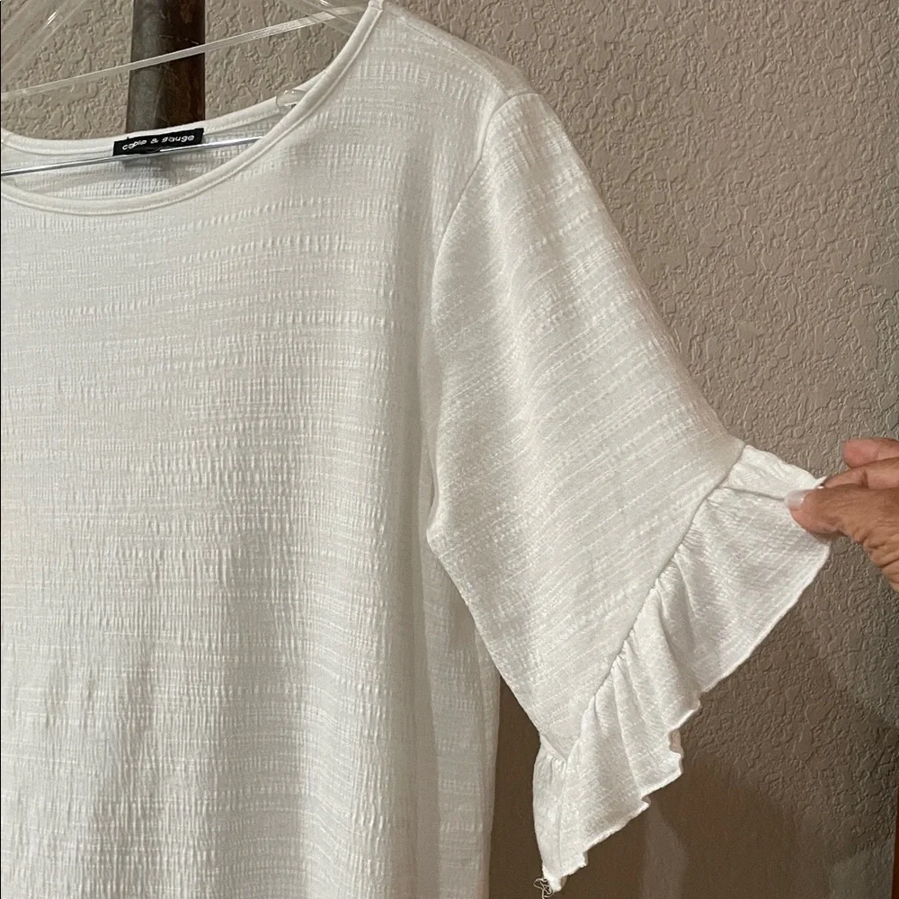 Cable & Gauge White Textured Blouse with Ruffle Sleeves ladies SZ M - Picture 5 of 9